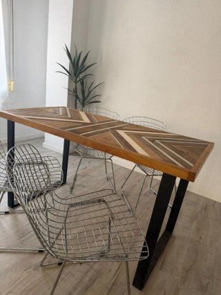 Mesa de comedor y 4 sillas