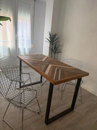 Mesa de comedor y 4 sillas
