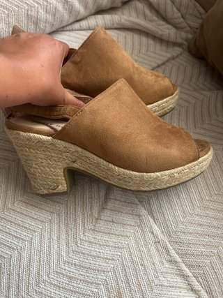 Zapatos de tacón cuña marrones talla 39