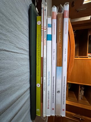 Lote libros Grado Medio 1º Gestión Administrativa