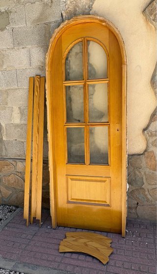 Puerta de pino maciza con cristal