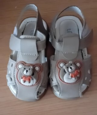 Sandalias niño oso