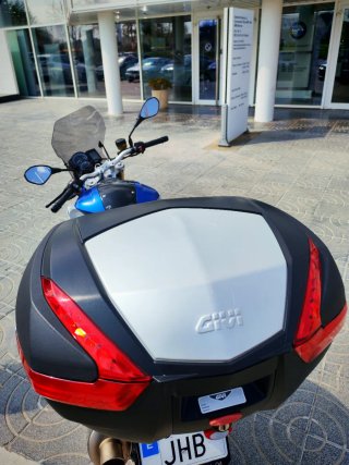 BMW F800R 2015 Azul y Blanca
