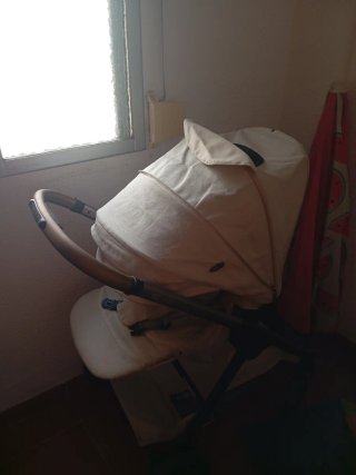 Silla de paseo color crema