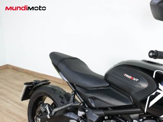 TRIUMPH TRIDENT 660