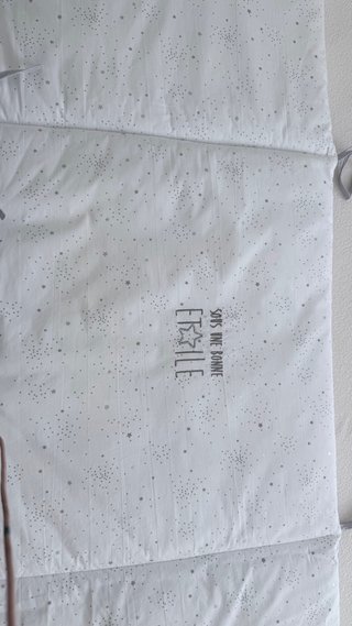 Protector cuna estrellas gris