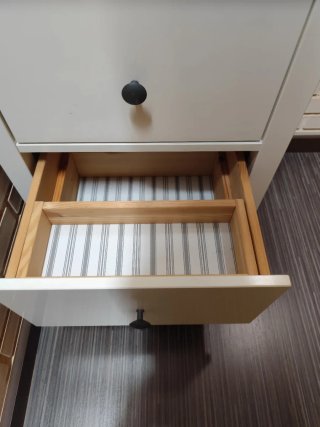 Mesita de noche IKEA HEMNES blanca