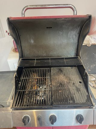 Barbacoa de gas roja y plateada (Restaurar)