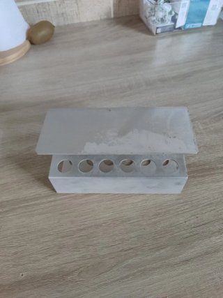 Soporte metálico para tubos de ensayo
