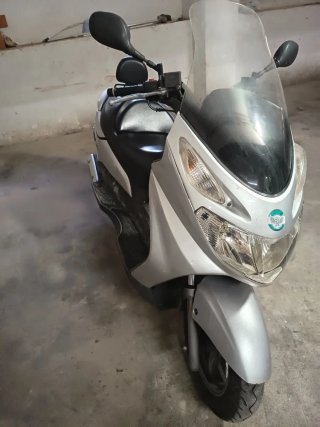 Suzuki Burgman 125 - 233118 km