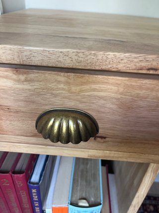 Escritorio de madera estilo antiguo