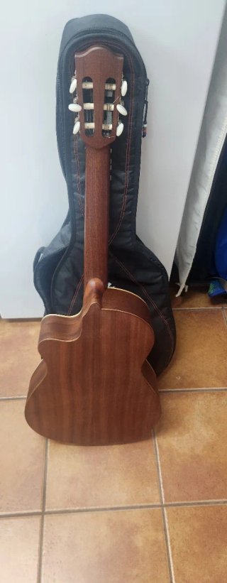 Guitarra clásica Alhambra