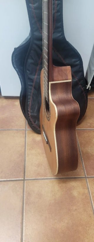 Guitarra clásica Alhambra