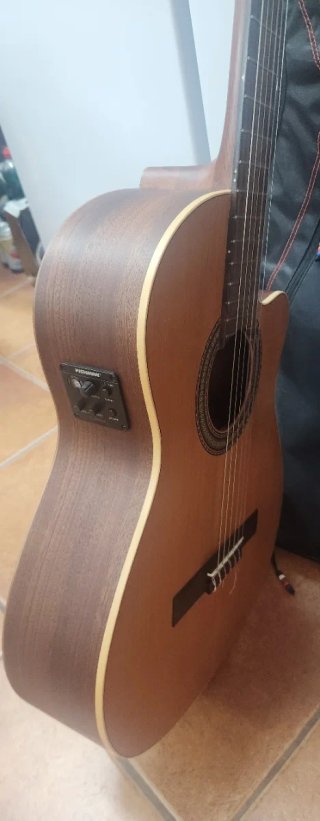 Guitarra clásica Alhambra