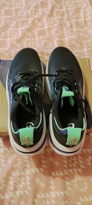 Asics Nimbus 28 Negro/Morado