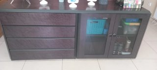 Mueble de salón madera y cristal