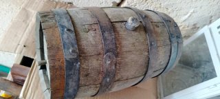 Botte in legno antica.