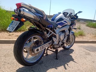 Yamaha FZ6 Naked Azul/Plata