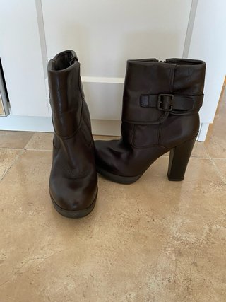 Botines negros tacón alto