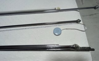 6 Barras Cortina Metal Plata y una blanca