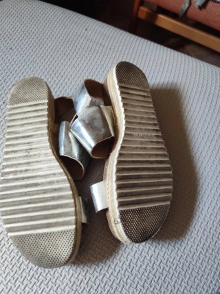 Sandalias plateadas con plataforma
