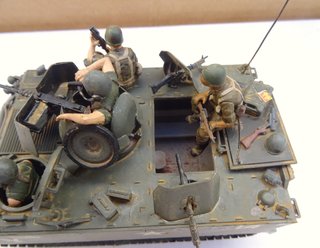 Maqueta Tamiya M113 US Army con figuras Vietnam