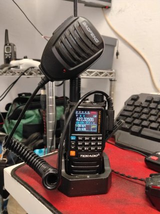 Emisora TIDRADIO Bluetooth casi nueva