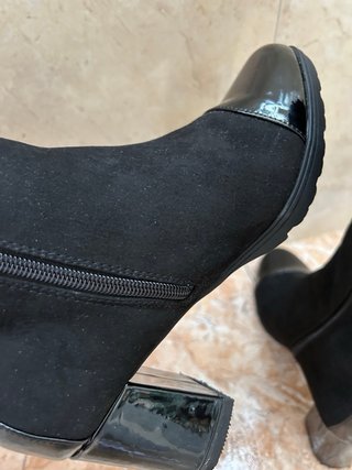 Botas altas negras sin estrenar