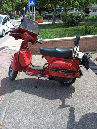 Vespa 200 Iris Roja