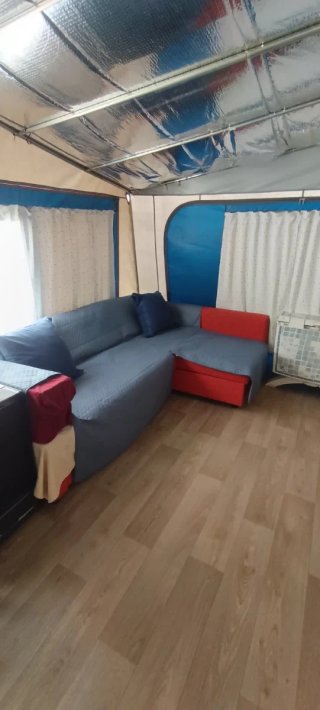 Caravana Knaus Sudwind 500+ bonita Parcela Blanes