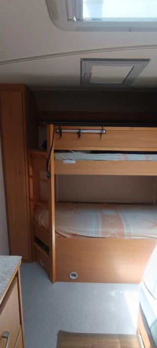 Caravana Knaus Sudwind 500+ bonita Parcela Blanes