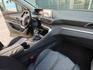 Peugeot 3008 Allure 1.2 130 CV