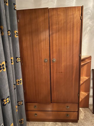 Armario de madera