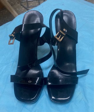Sandalias tacón alto negras