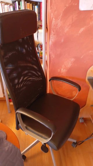 Escritorio con silla de escritorio