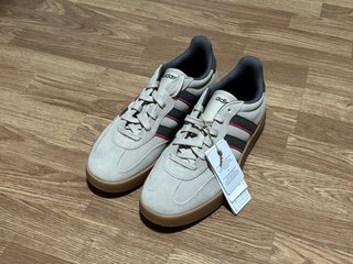 Zapatillas Adidas Barreda JP7100 Beige