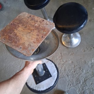 Taburetes negros vintage metal (3 unidades)