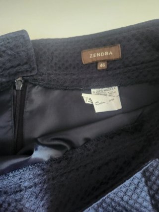 Falda azul con textura