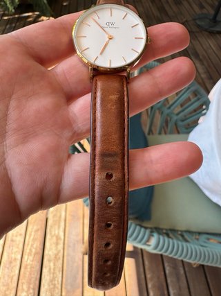 Reloj Daniel Wellington Cuero Dorado