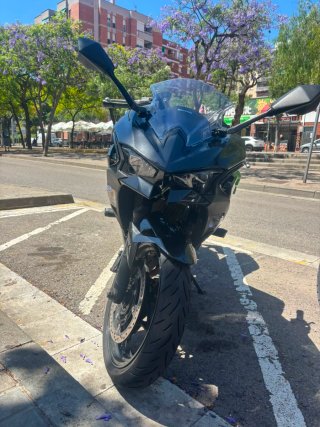 Kawasaki Ninja 500 ABS Negra y Verde