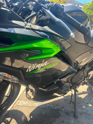 Kawasaki Ninja 500 ABS Negra y Verde