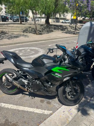 Kawasaki Ninja 500 ABS Negra y Verde