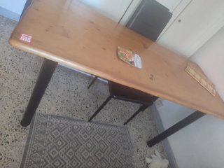 Mesa grande de madera y metal