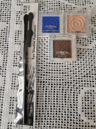 Sombras de Ojos L'Oréal + Aplicador