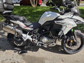 Benelli TKR 502X Blanca