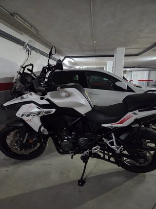 Benelli TKR 502X Blanca