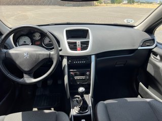 Peugeot 207 2012