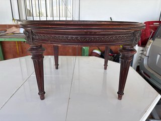 madera noble muy antigua (como caoba o nogal del