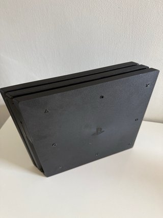 PS4 Pro 1TB + 3 Controller + Giochi