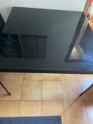 Mesa de comedor moderna cristal y metal
